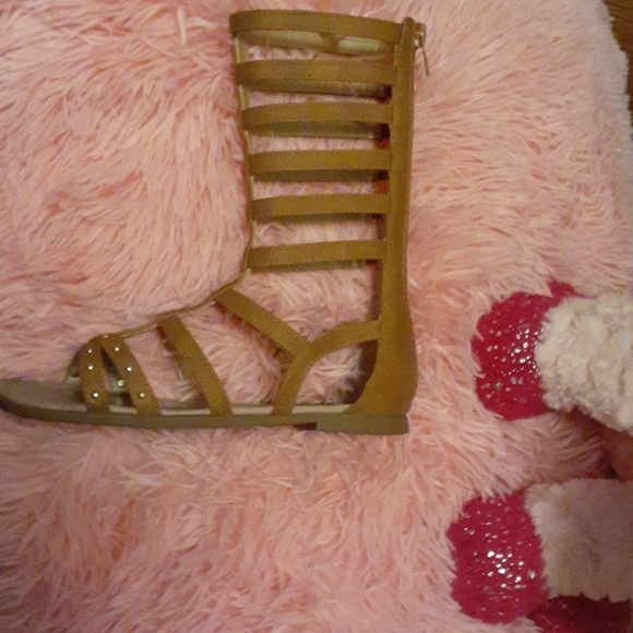 Sandals - Picture 4 of 4